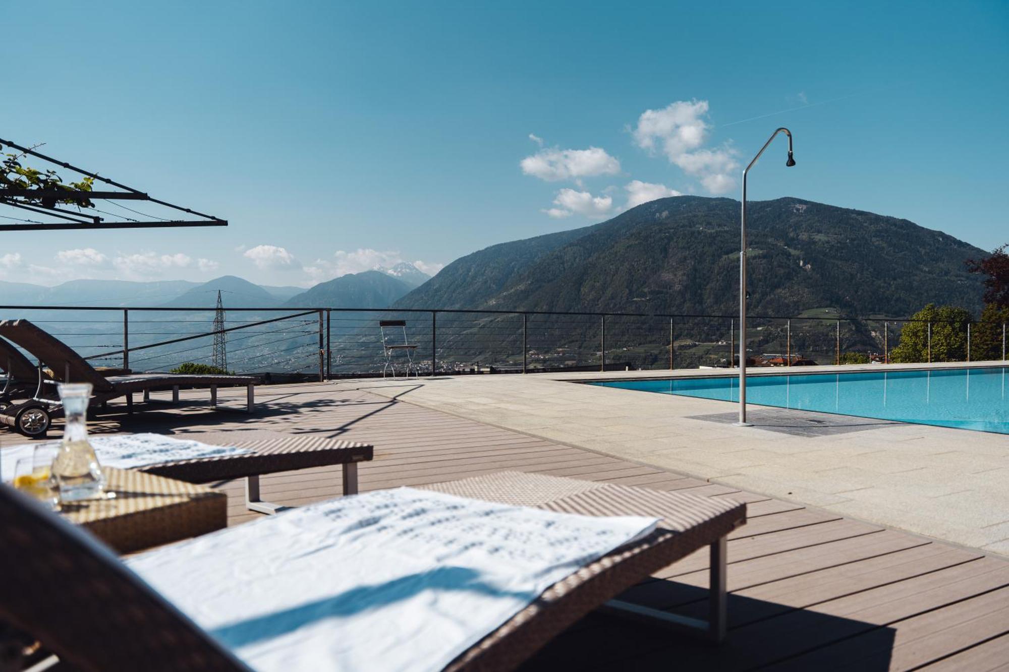 Appartement-Hotel Beatenhof Tirolo Exteriör bild