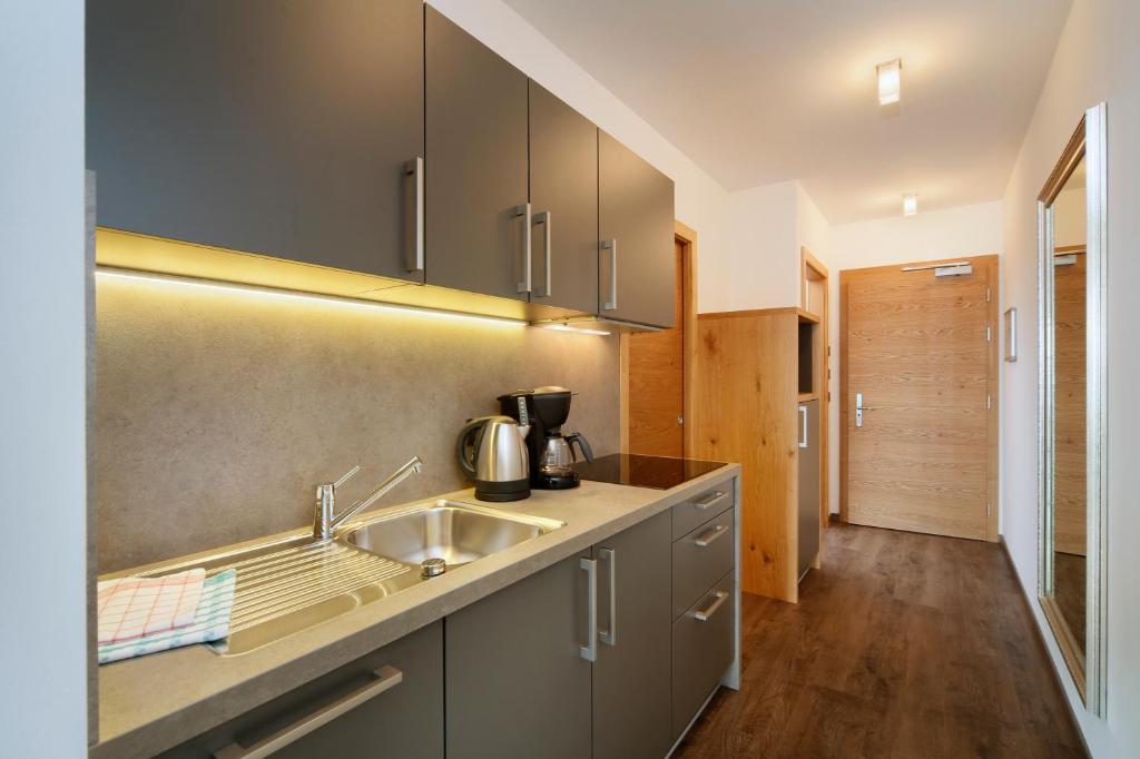 Appartement-Hotel Beatenhof Tirolo Rum bild